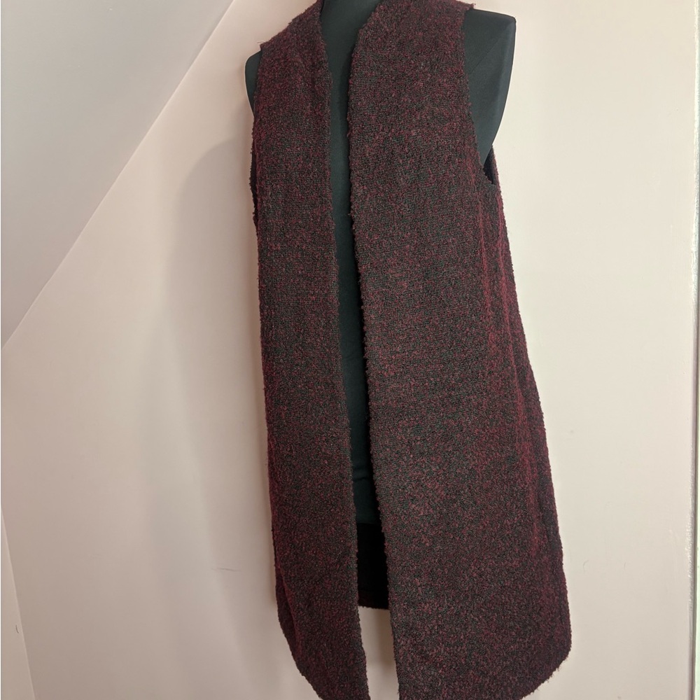 BCBGeneration Black and Red Vest Modern Open-Front Design